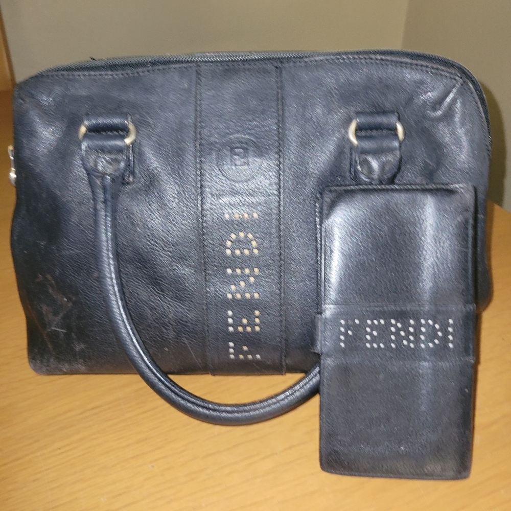 💞80s FENDI Bag & wallet set in black